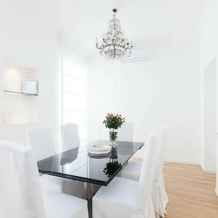 Ultra Chic Roman Flat Perfect Location דירה *